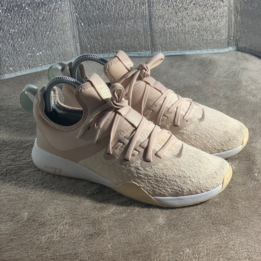 Women’s Foundation Elite Size 7.5